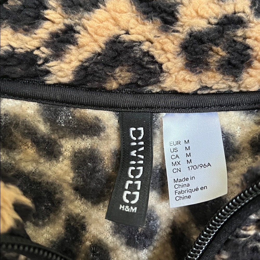 Divided Leopard Print Fleece Jacket - Picture 2 of 3